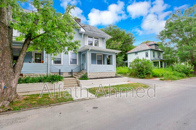 Building Photo - 294 Wyandotte Ave