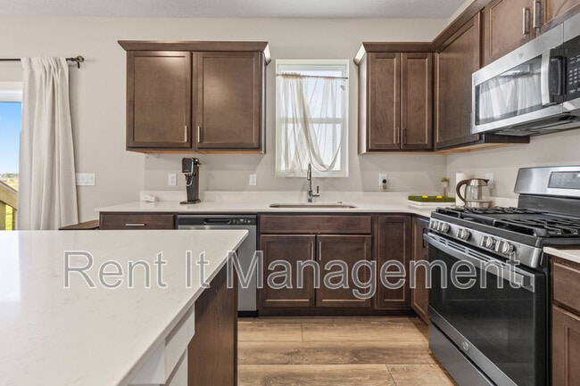 Building Photo - 6910 Stony Pt Dr