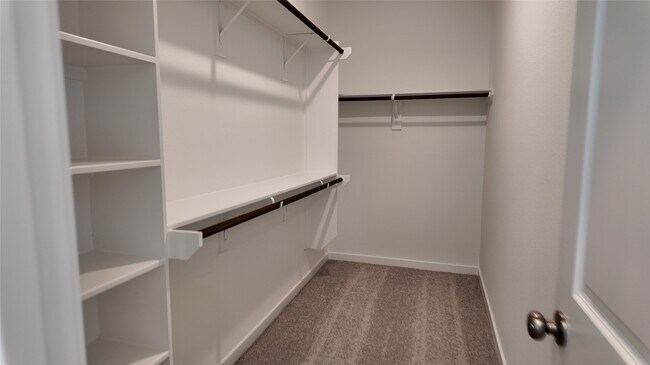 Building Photo - 15655 Maple