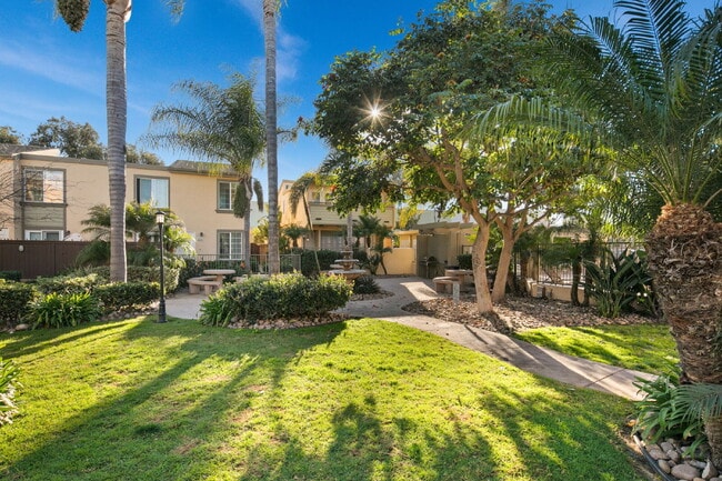 Building Photo - Fully Furnished 3BR/2BA Condo with Vaulted Ceilings, Close Proximity to UCSD and Medical Centers!...