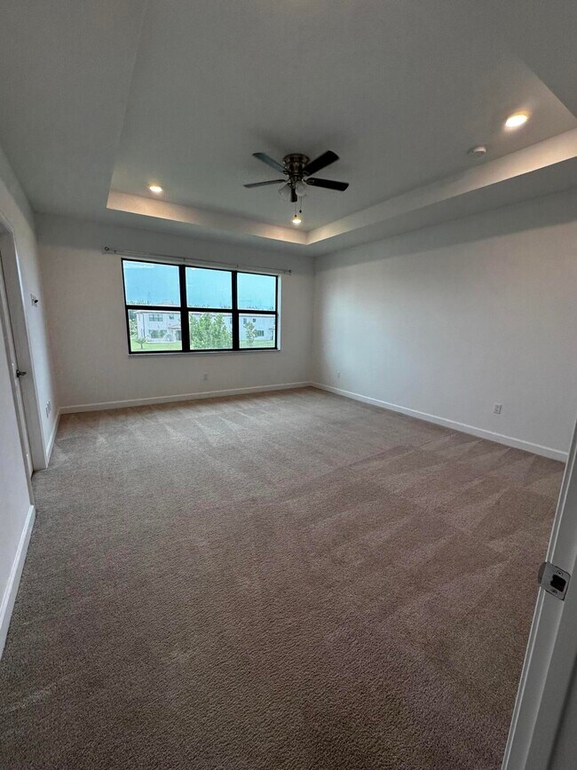 Building Photo - 1307 Whitcombe Dr