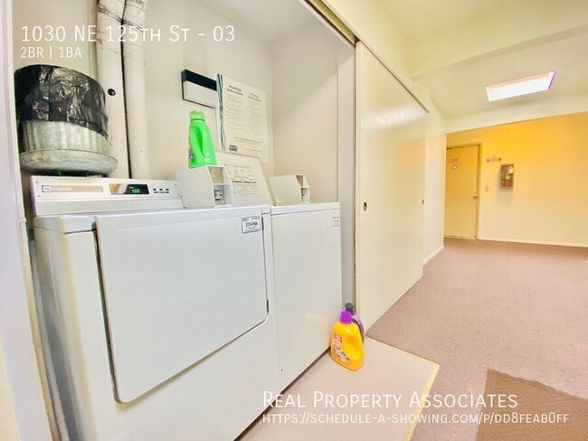 Building Photo - 1030 NE 125th St