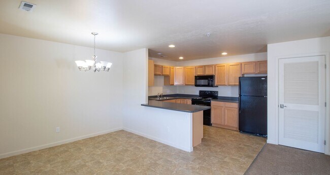 Building Photo - Wind River Apartment for Rent!