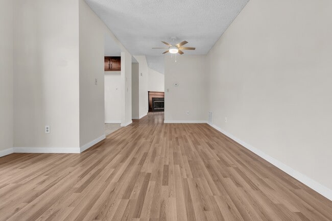 Building Photo - 1688 Bruin St