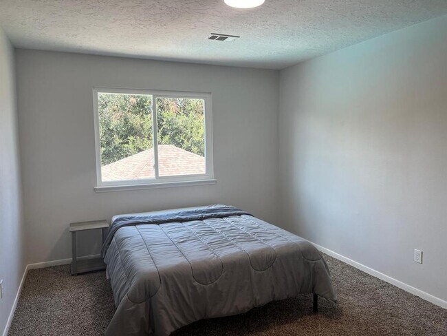 Building Photo - 14111 Torrey Vista Dr