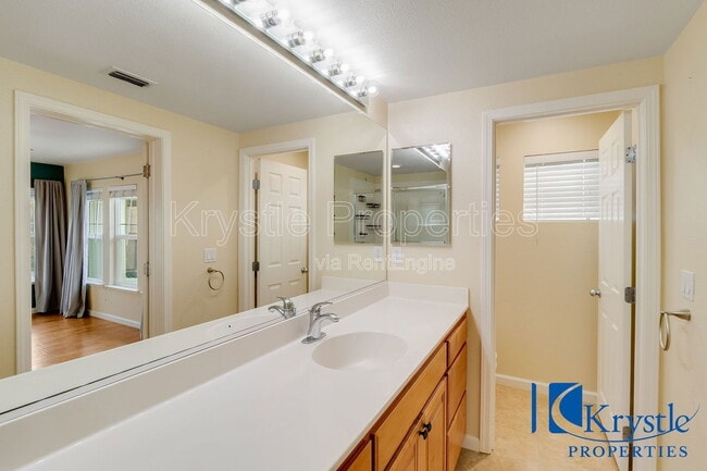 Building Photo - 664 Julmar Cir