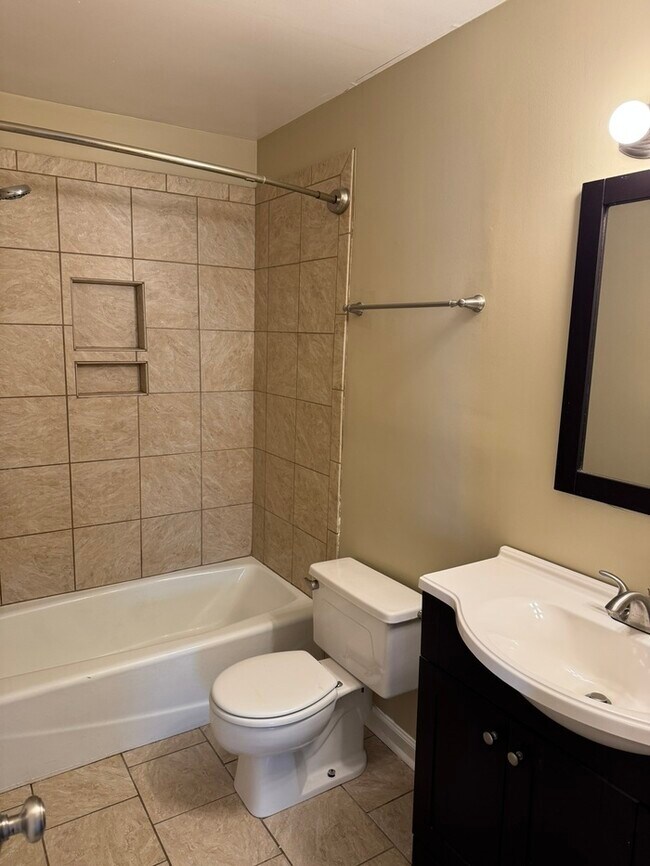 Building Photo - 5807 Brentwood Trace