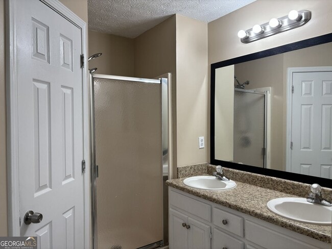 Building Photo - 3410 Camens Ct NE