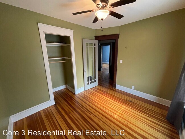 Building Photo - 3 br, 2 bath House - 803 E Grove St