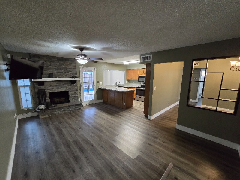Building Photo - 3420 W Campo Bello Dr