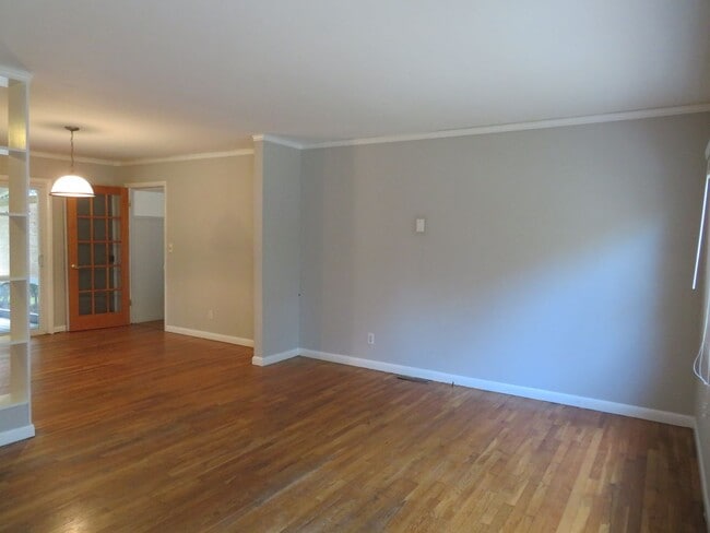 Building Photo - Winston Terrace Rental