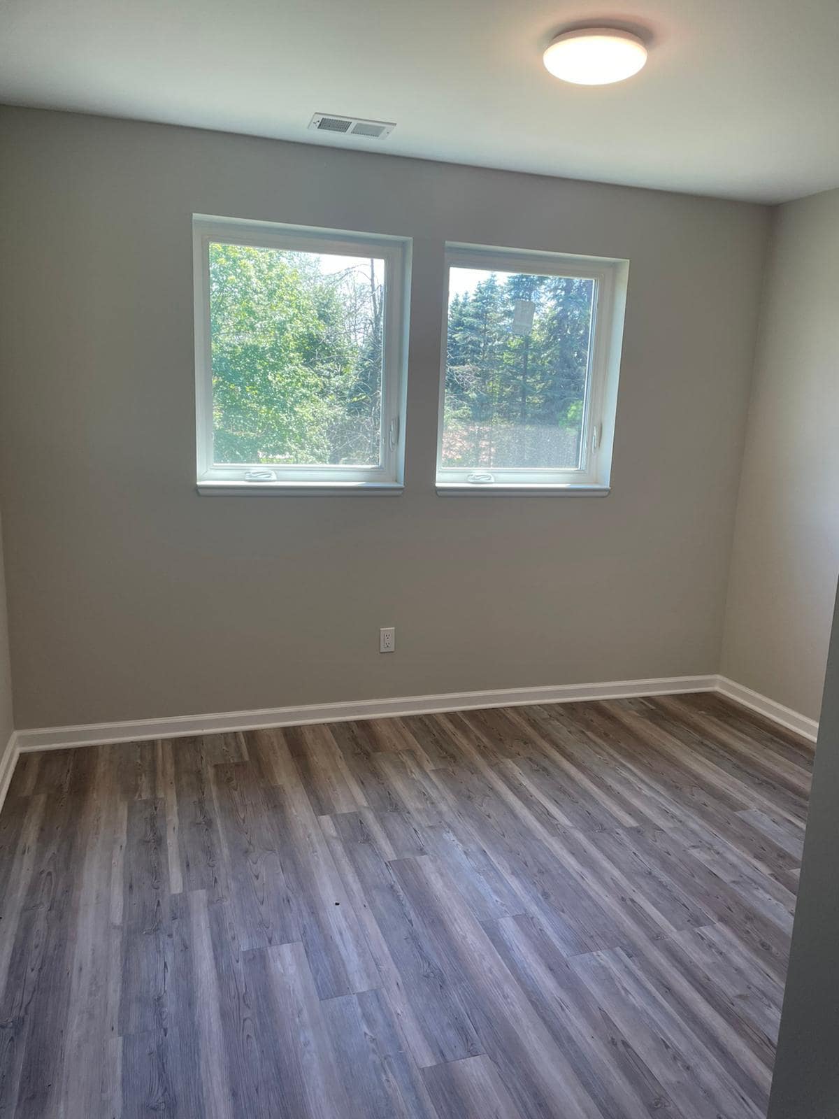 Building Photo - 3301 W Alvina Ave