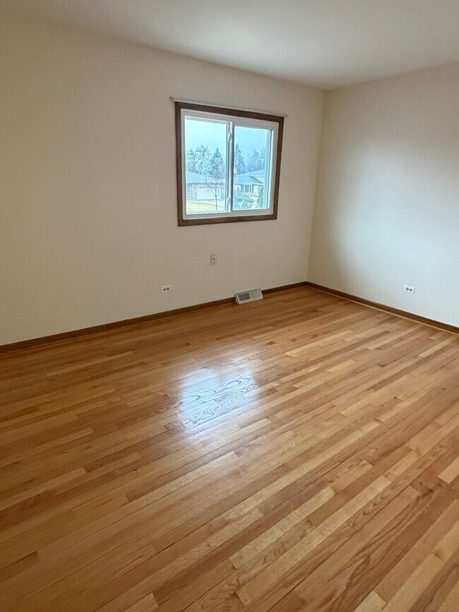 Building Photo - 1814 Holly Ave