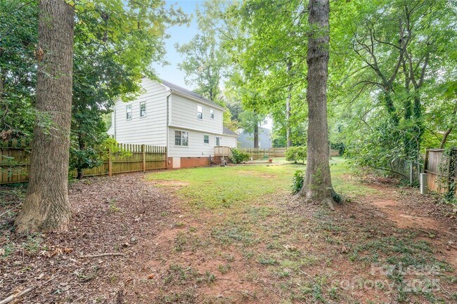 Building Photo - 5001 Vescova Ct