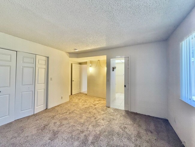 Building Photo - 2 Bedroom Duplex in Morgan Hill