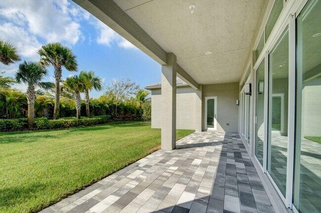 Building Photo - 12832 Veneto Springs Dr