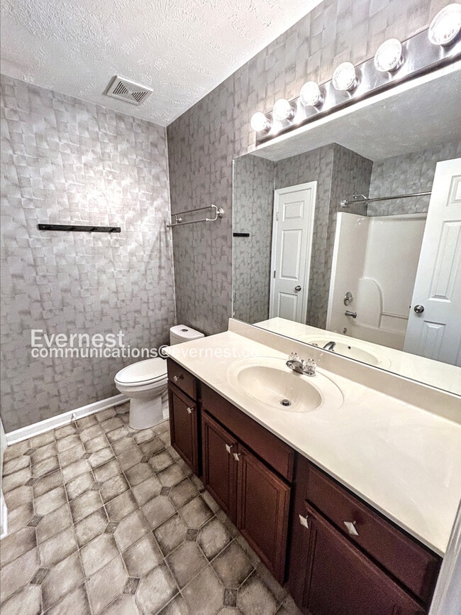 Building Photo - 102 Antler Ridge Cir
