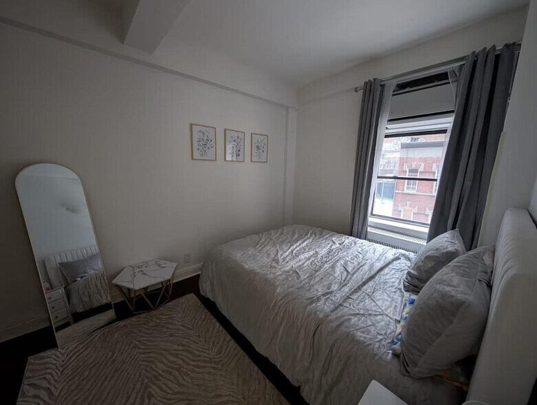 Building Photo - 221 E 50th St