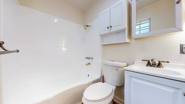 Building Photo - 2850 Chadwick Cir