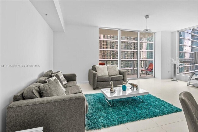 Building Photo - 300 S Biscayne Blvd
