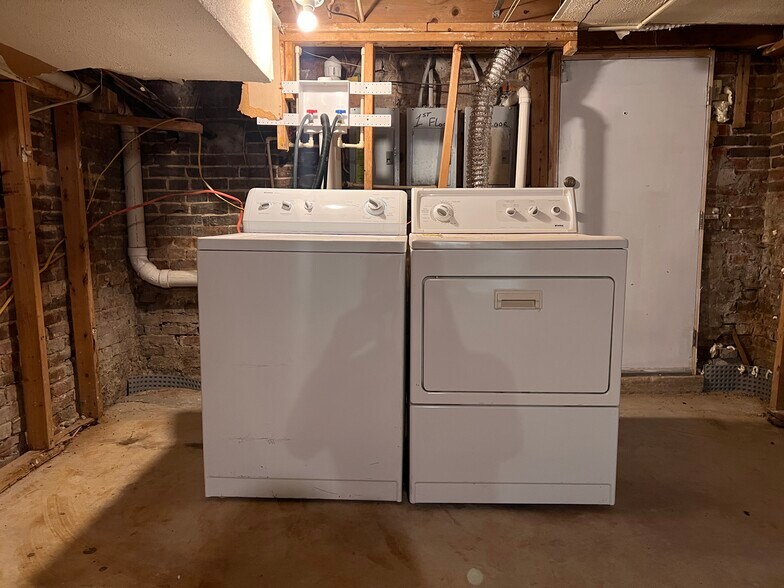 Your Own Private Washer/Dryer Just for Your Use - 525 W Mosher St