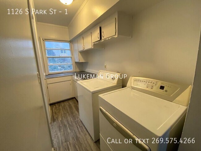 Building Photo - 1126 S Park St