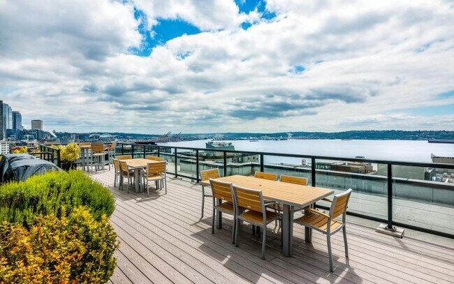 Building Photo - 2 bedroom in Seattle WA 98121