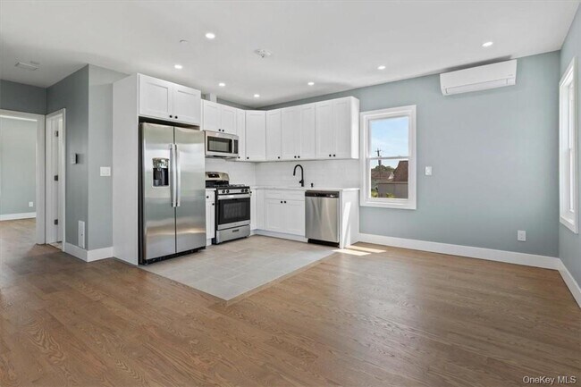 Building Photo - 76 Crotona Ave
