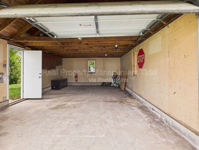 Building Photo - 3853 Atterbury St