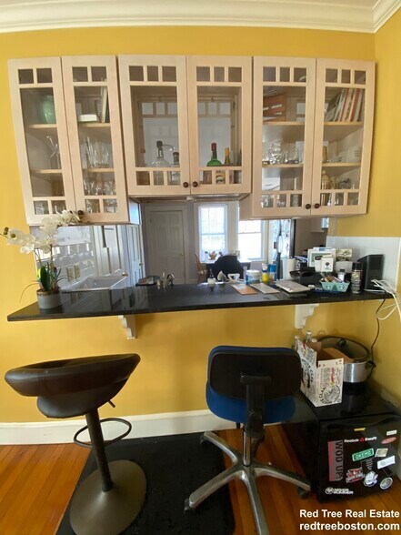 Building Photo - 22 Burton St