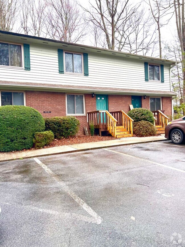 Building Photo - 8204 Terra Dr
