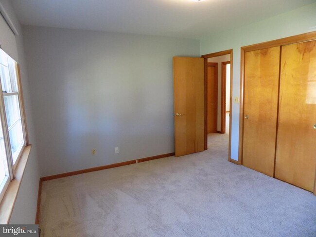 Building Photo - 1413 Cherokee Ln
