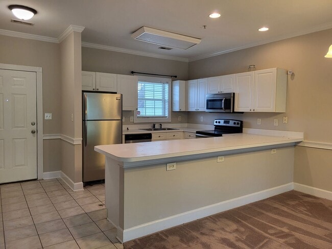 Building Photo - 2 bedroom condo in University