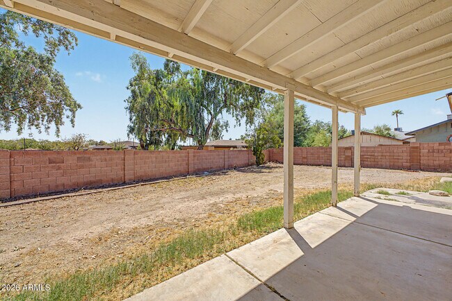 Building Photo - 5527 W Cortez St