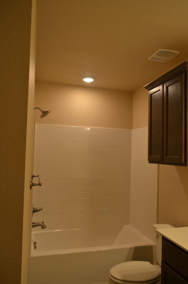 Building Photo - 1713 Clovis Dr