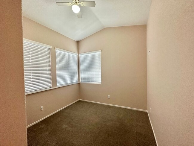 Building Photo - Darling one story home