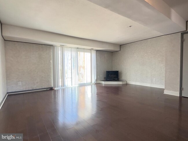 Building Photo - 1017 Oaklyn Ct