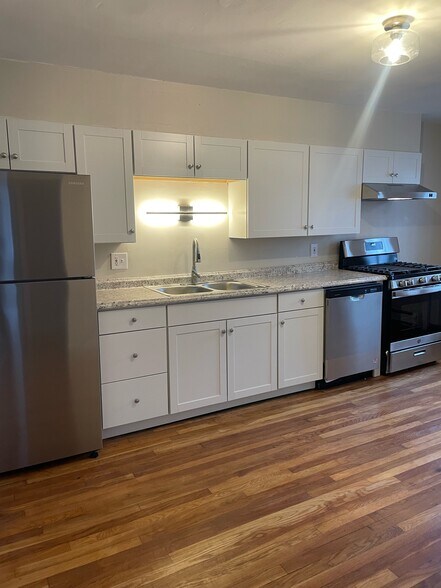 Primary Photo - 38 Madison St