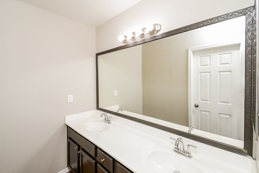 Building Photo - 8935 E Capri Ave