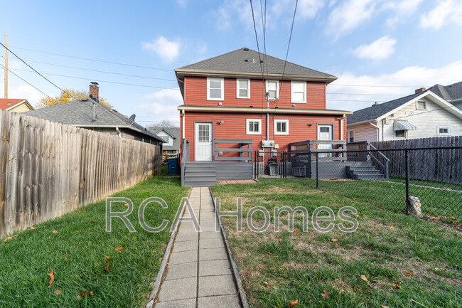 Building Photo - 1037 E Tabor St