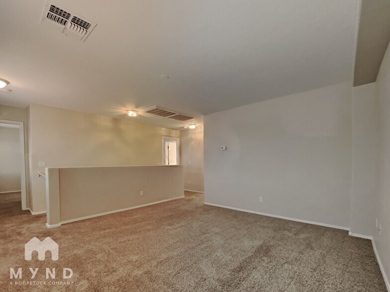 Building Photo - 12622 W Myer Ln