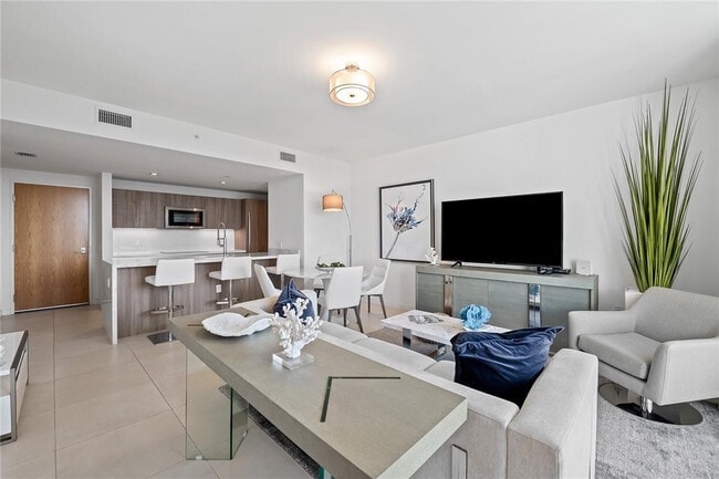 Building Photo - 401 N Birch Rd