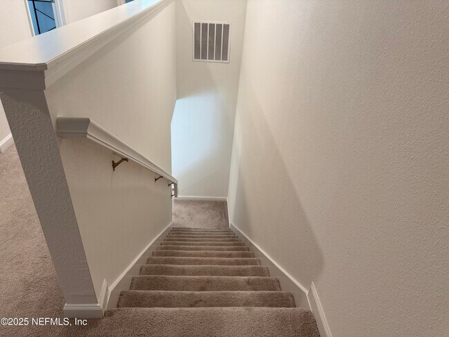 Building Photo - 72 Bramble Ct