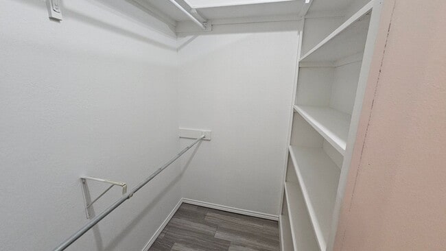 Building Photo - 1700 Kendolph Dr