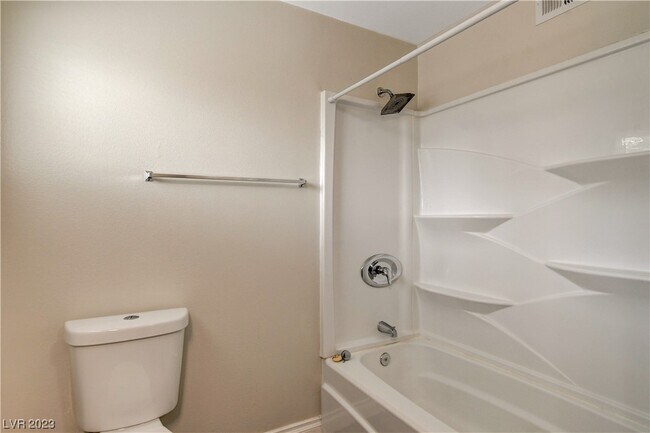 Building Photo - 632 Biljac St