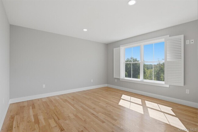 Building Photo - 112 Pine Grove Rd