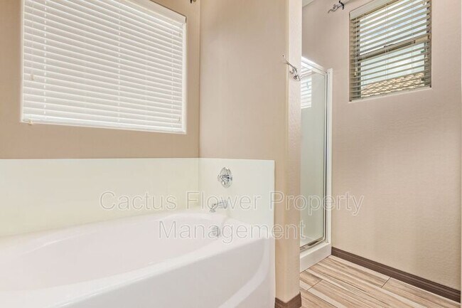 Building Photo - 2624 W Beautiful Ln