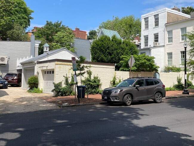 Building Photo - Georgetown Splendor with Garage Parking