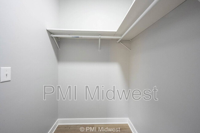 Building Photo - 1817 Montcalm St