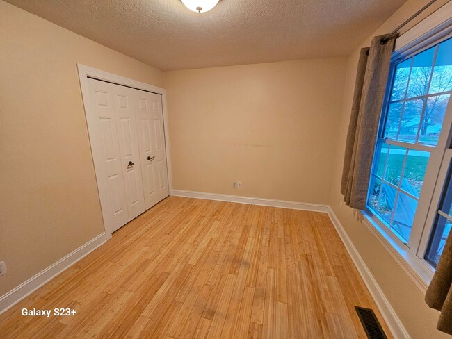 Building Photo - 6169 Marteney Ave